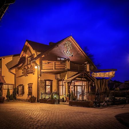 Hotel - Karczma Klimtowka Wolbrom エクステリア 写真