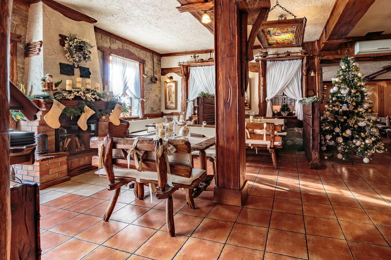 Hotel - Karczma Klimtowka Wolbrom エクステリア 写真