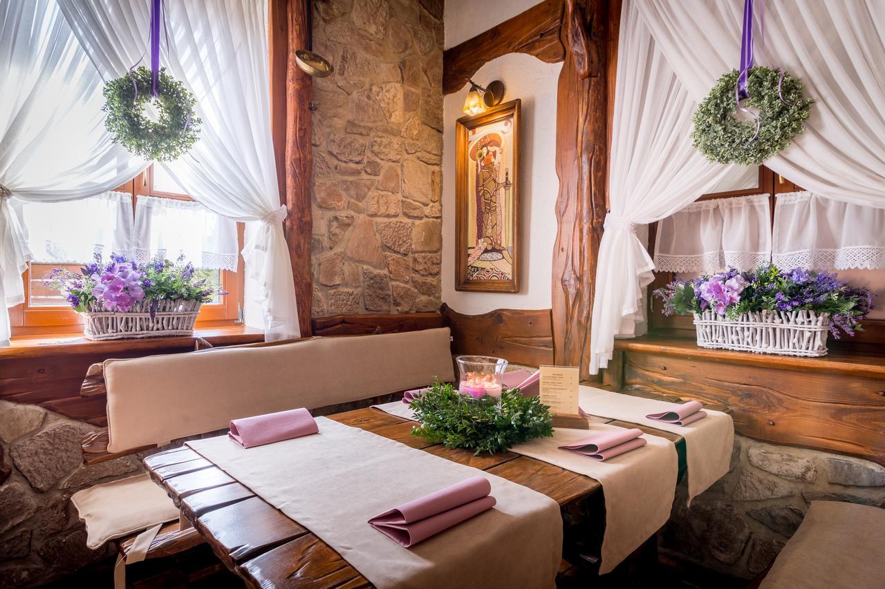Hotel - Karczma Klimtowka Wolbrom エクステリア 写真