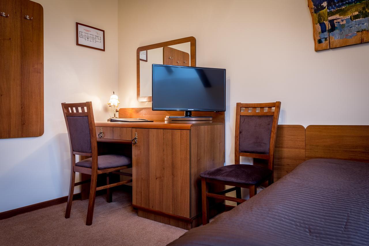 Hotel - Karczma Klimtowka Wolbrom エクステリア 写真