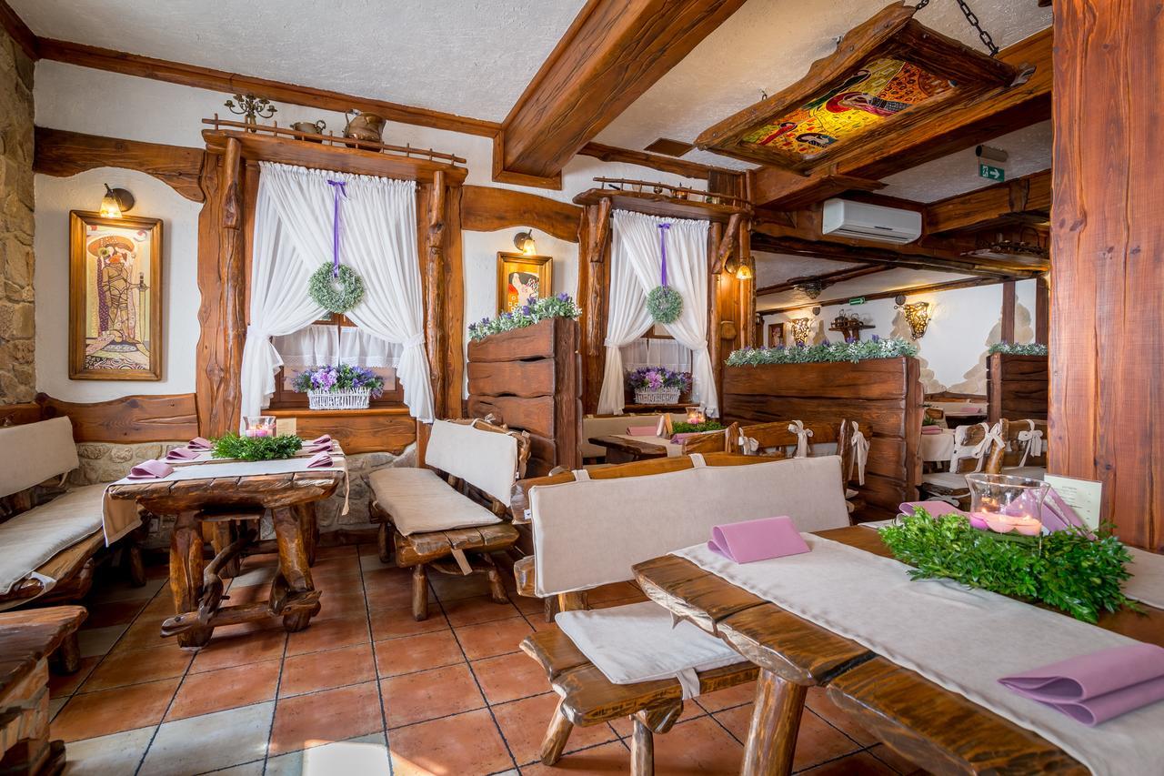 Hotel - Karczma Klimtowka Wolbrom エクステリア 写真